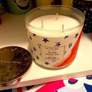Warm apple pie candle!